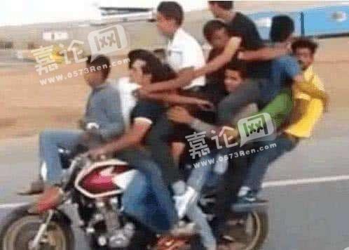 大哥 论电瓶车载人 我们中国太小儿科了 看看隔壁印度开挂