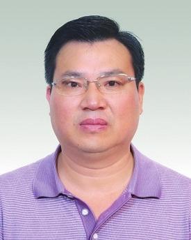 吴方龙,男,汉族,1969年7月出生,临海杜桥人,1990年8月参加工作,中共