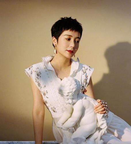 50岁左右的女人,这几种明星发型,显气质还减龄
