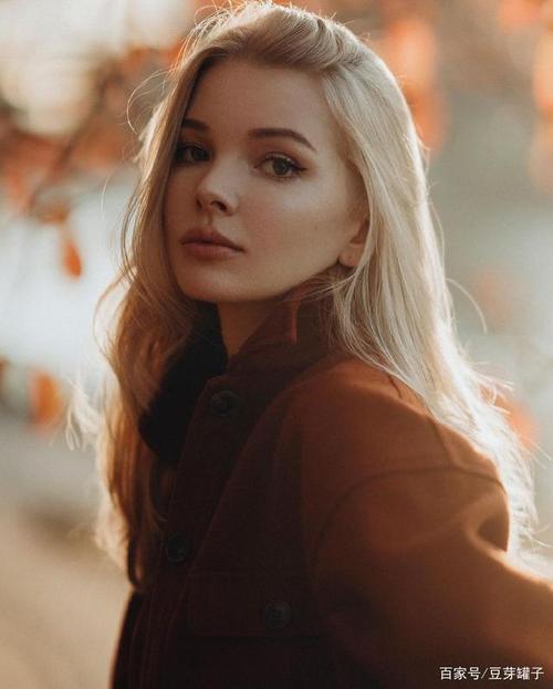 瑞典精灵女孩ninjacatgirl外形清纯身材高挑美唇性感