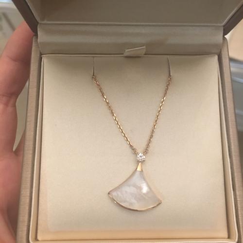 宝格丽玫瑰金镶钻贝壳项链