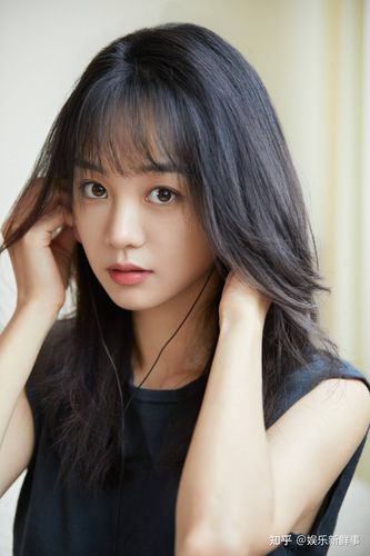 已于8月7日会员收官,胡意旋在剧中饰演儿童心理咨询师秦以悦,她活泼