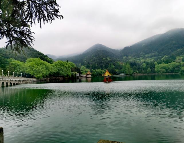 庐山一一芦林湖