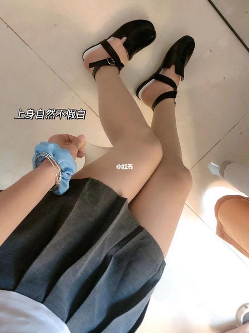 cocotuuna丝袜真实上腿测评_丝袜_测评_光腿神器_时尚