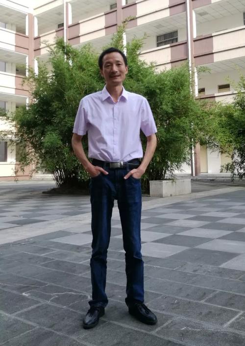 首页 诗书城 特别策划 眉山教师风采 "教育就是一件良心活.