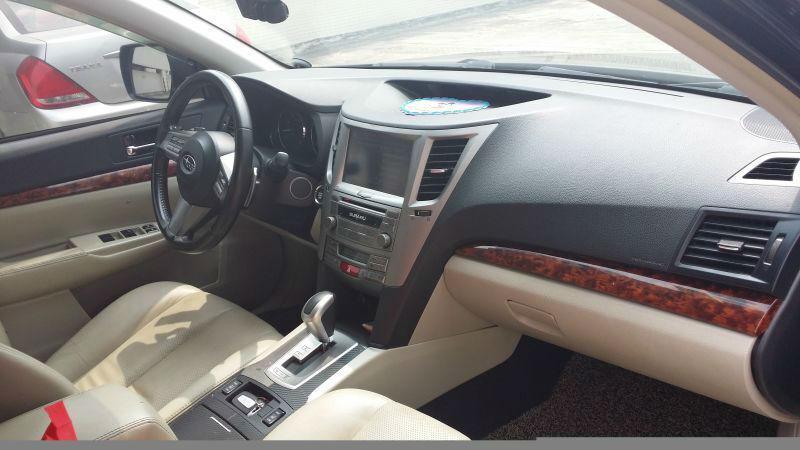 【佛山】2011年10月 斯巴鲁 傲虎 2.5i 豪华导航版 黑色 自动档