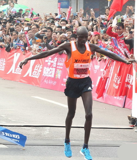 2014年杭州国际马拉松男子组冠军科莫伊