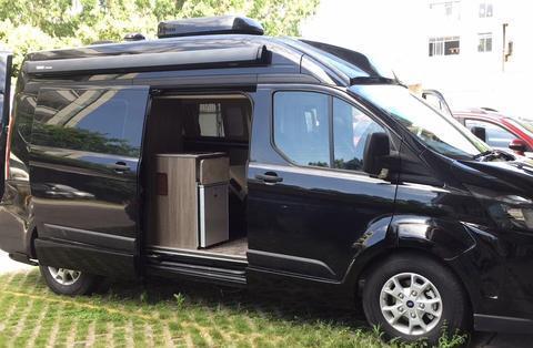 江铃福特"黑骑士"一款具备房车功用的家用商务车