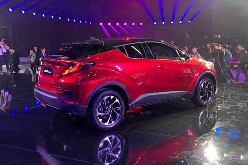 丰田c-hr/奕泽双车首发 小型suv颜值标杆