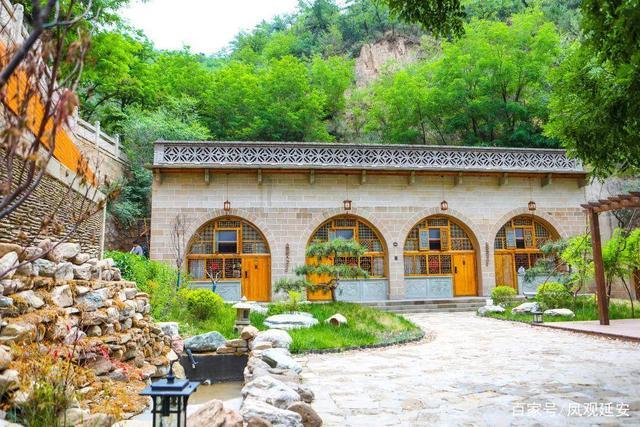 隶属延旅集团, 是宝塔山景区改造中, 利用旧有窑洞改造的民宿