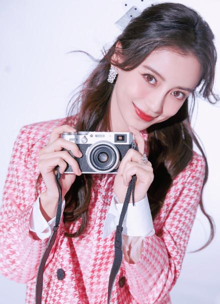 北京台春晚官宣angelababy和葛优成为2022年代言人,baby表示:"我和