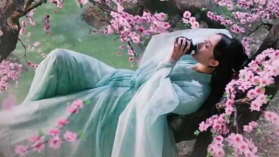 《三生三世十里桃花》的上神白浅是"四海八荒第一绝色美人".