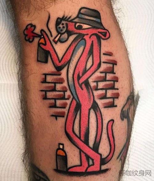 old school小腿粉红豹纹身图案