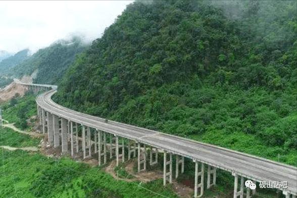 它就是西畴至富宁高速公路,这是一条连接着文山州西畴县与富宁县的