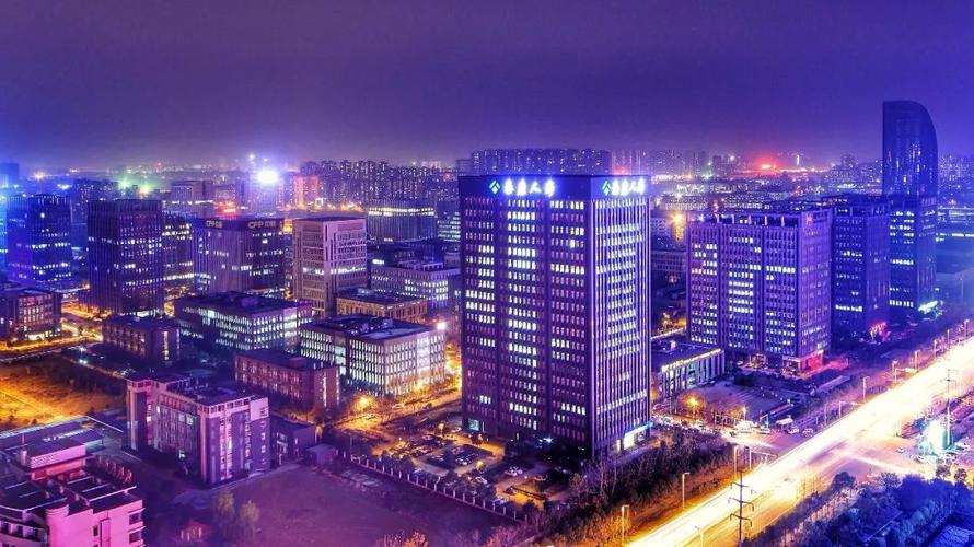 10秒航拍丨有钱有颜名企云集的光谷金融港到底有多美