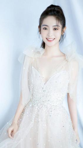 徐璐个人资料徐璐竟然是军校毕业的