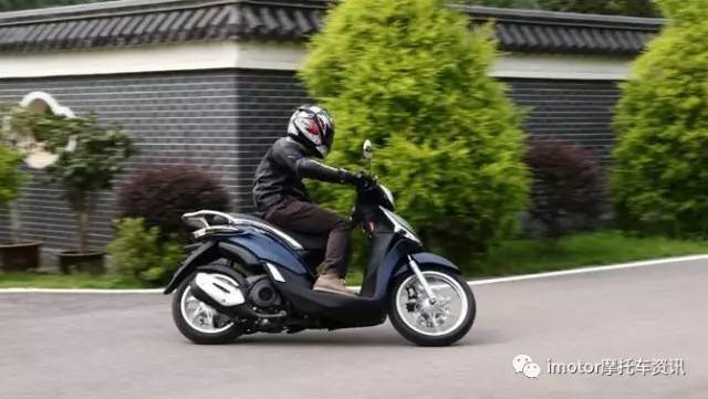 西装踏板比亚乔liberty150实测
