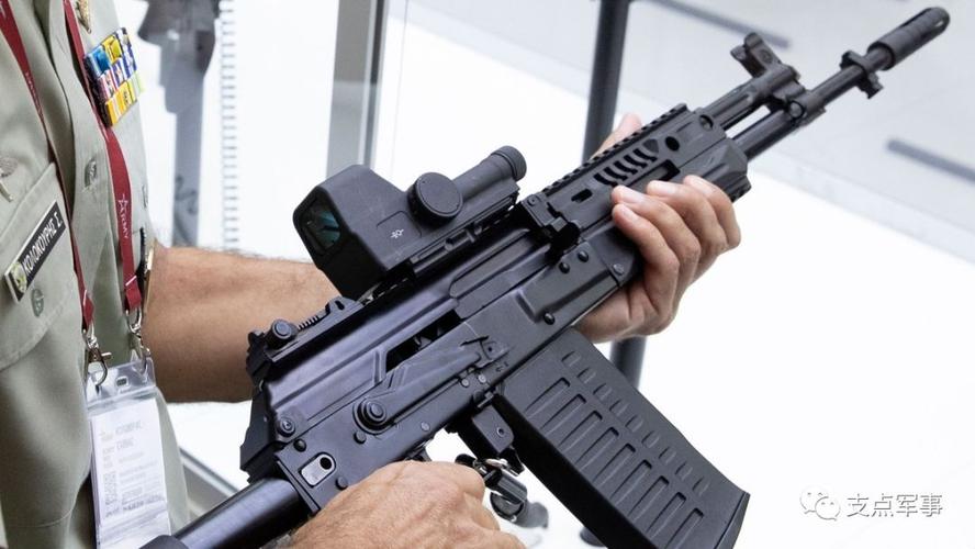 俄卡拉什尼科夫公司展出新型ak-308步枪