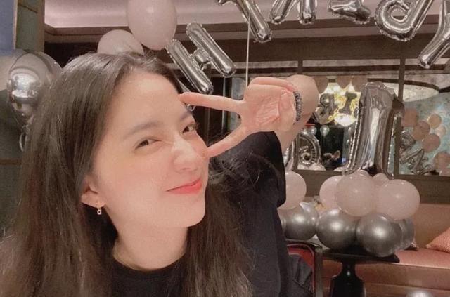 欧阳娣娣现身于正新剧开机仪式,网友:蹭姐姐欧阳娜娜热度想出道