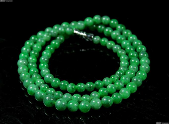 满阳绿冰糯种翡翠塔链