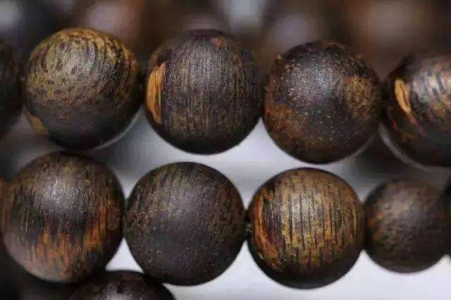 12亿的奇楠沉香,不过如此罢了!