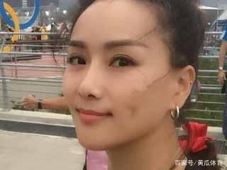 邢傲伟前妻朱樱樱:被前夫起诉离婚2次,独自带女儿,已变女强人