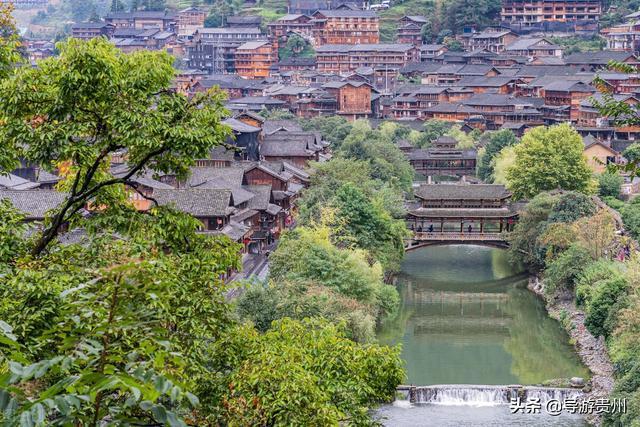 贵州苗族居所木房子
