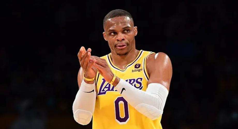 威少仅3失误,湖人却遭遇季前赛6连败,输球还要怪他吗?