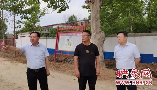 确山县县委书记路耕一行调研扶贫产业发展工作