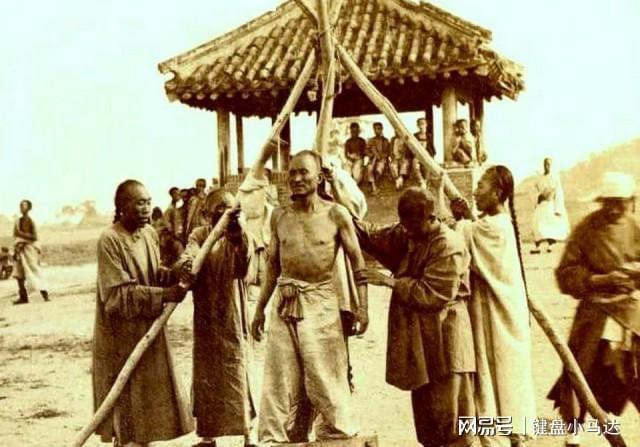 目击者亲身回忆,此人被凌迟时,没有一丝声音,被称完美