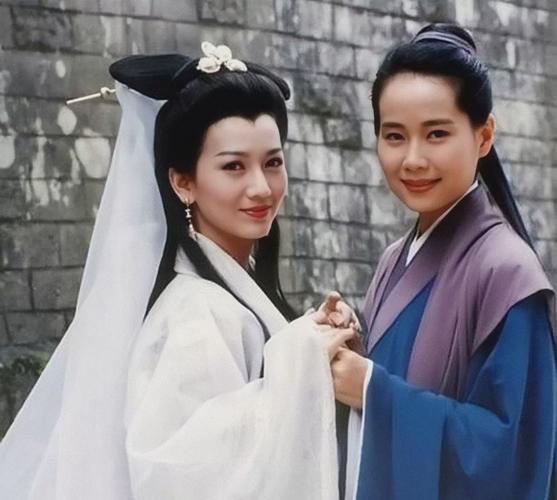 在竹林深处翩然起舞,耳边总回荡着那句"千年等一回"