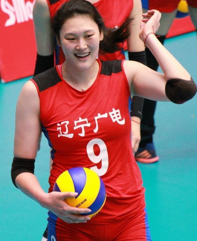 恭喜王一梅成辽宁华君女排总经理和法人退役也能大展宏图