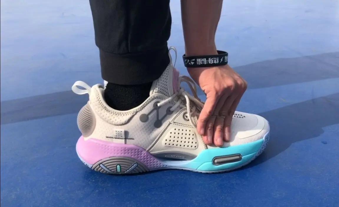 李宁篮球鞋全城9棉花糖测评 李宁全城9棉花糖大概多少