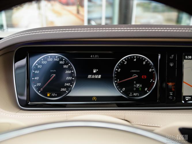 奔驰迈巴赫s级 2015款 迈巴赫s400 4matic--仪表盘 / 142