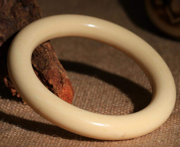 佩戴象牙手镯的禁忌有哪些 象牙手镯怎么保养