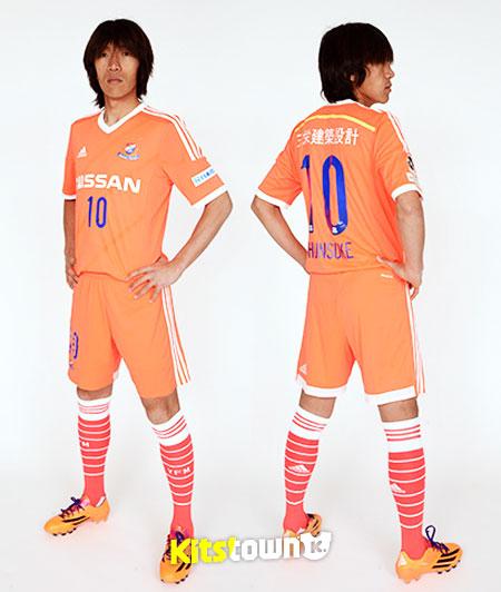 横滨水手2014赛季主客场球衣