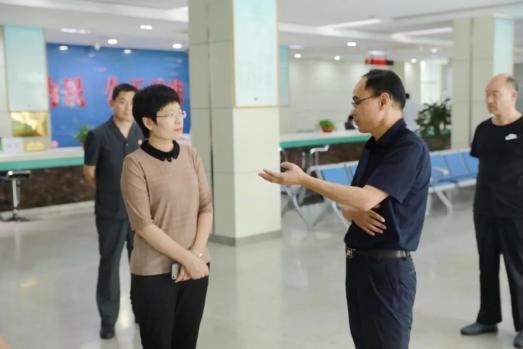 临沭县委副书记侯素云到我院调研指导工作