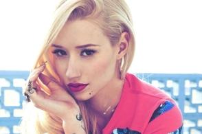 记者问尼克杨婚礼是否邀请拉塞尔,后者露出"黑人问号脸"