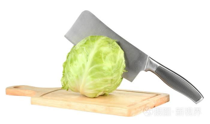 绿色白菜用刀切割板白底隔离