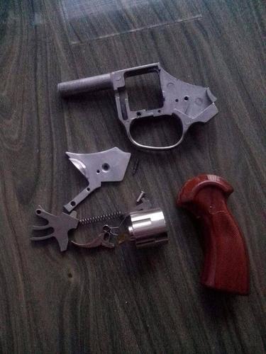 "残疾小伙售发令枪获刑"案:原审程序违法,被发回重审