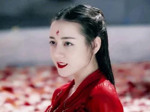 迪丽热巴"凤九造型"很难驾驭?当看到赵丽颖定妆照,网友:换人