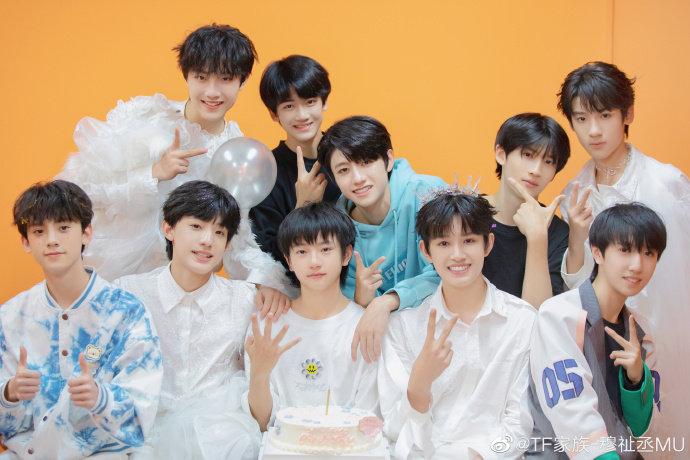 tf家族三代全员发博说录音完毕