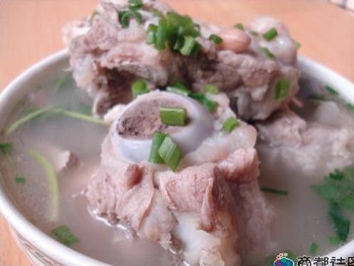 猪头骨煲汤有什么营养?