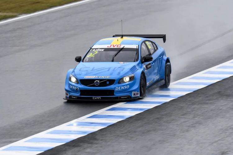 为老爷车赋予赛车级别的动力,cyan racing赛车队改装沃尔沃p1800