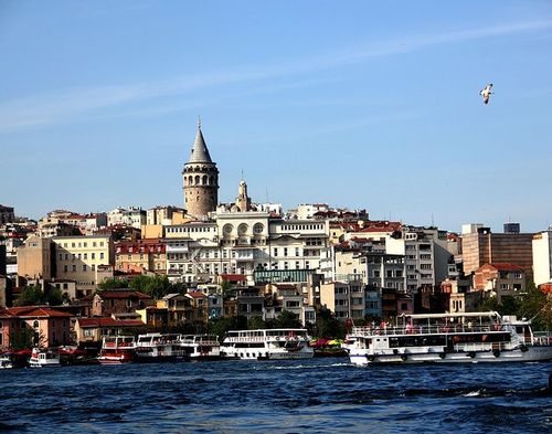 点评(17 条) 加拉达塔,中世纪的热那亚人称之为基督塔,是一座