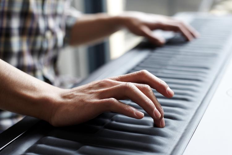 roli 发布世界首款 3d 触感键盘 seaboard grand