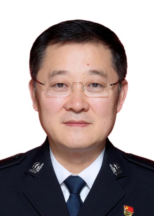 佛山市人民政府党组成员,副市长,市公安局党委书记,局长 宁惠军