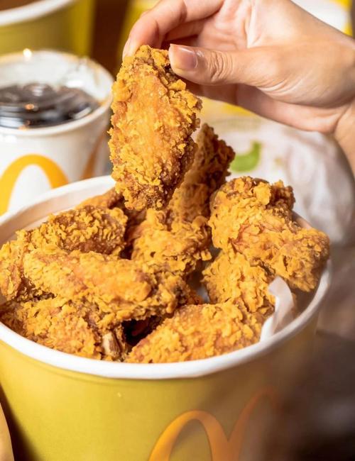 板烧5,麦辣鸡腿堡8,十翅桶29…麦当劳金粉节已过半,快冲!