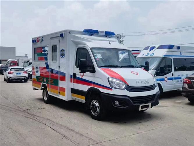 四驱福特猛虎救护车依维柯方舱救护车