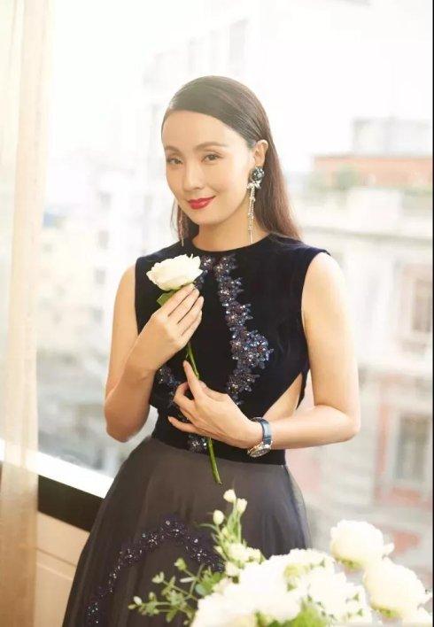 年过40的小陶虹凭什么能和90后小鲜肉组cp